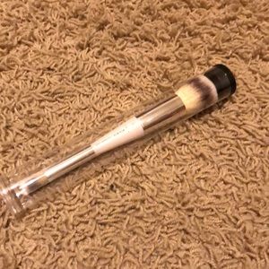 It cosmetics Bye bye foundation brush